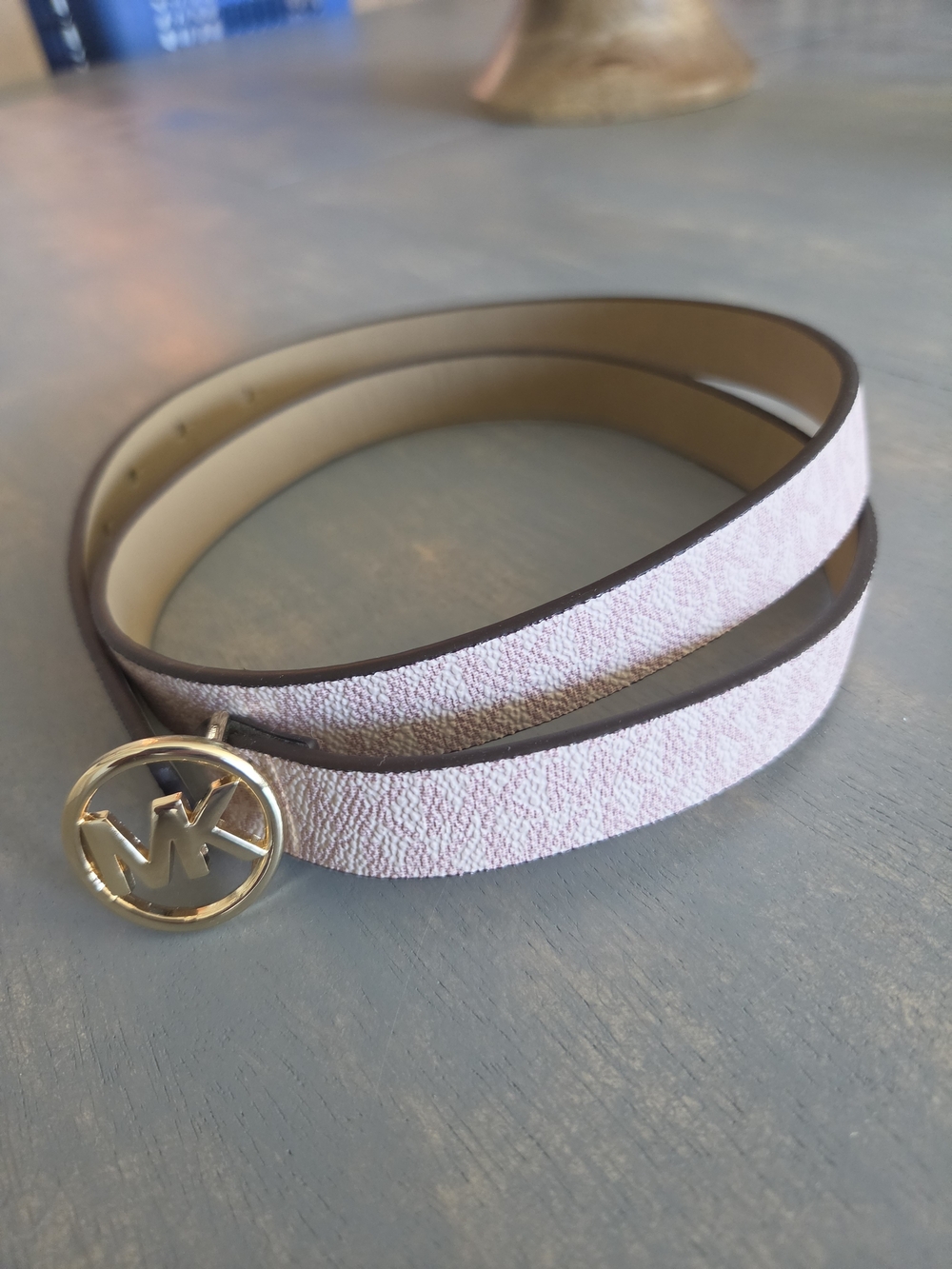 Michael Kors Pale Pink Logo Buckle Belt with Gold MK - Picture 2 of 5
